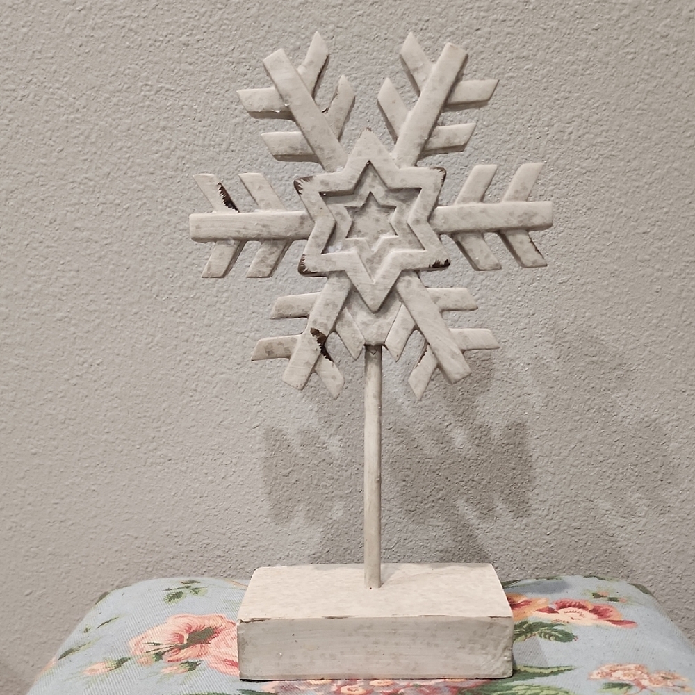 SNOWFLAKE DECOR